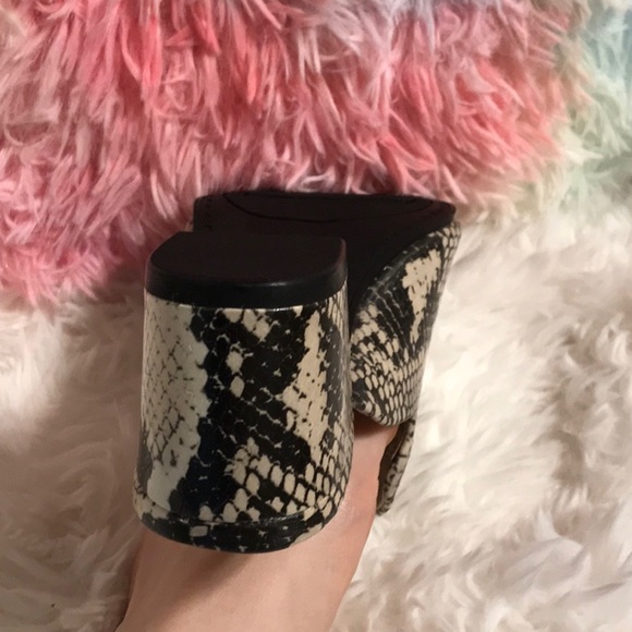 Time & Tru Size US 6 Vegan snake motif - Picture 6 of 12